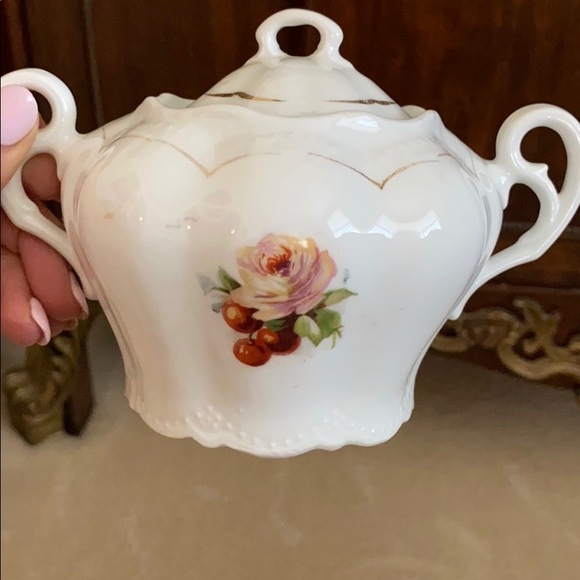 Sugar and Creamer set - Picture 3 of 7